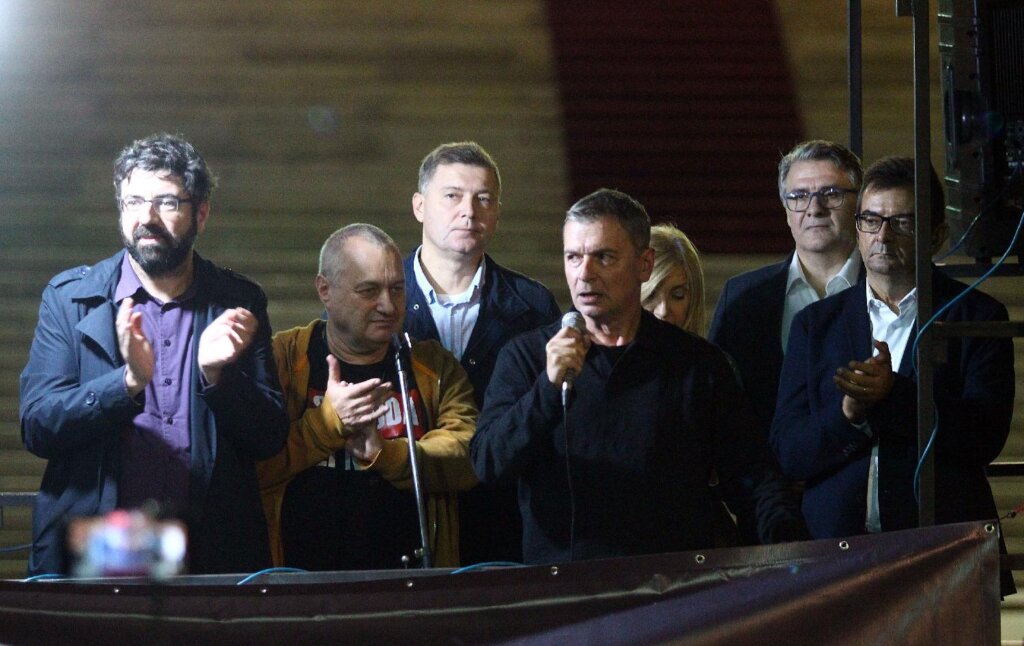 Kako je izgledao 25. protest „Srbija protiv nasilja“ u slikama (FOTO) 23