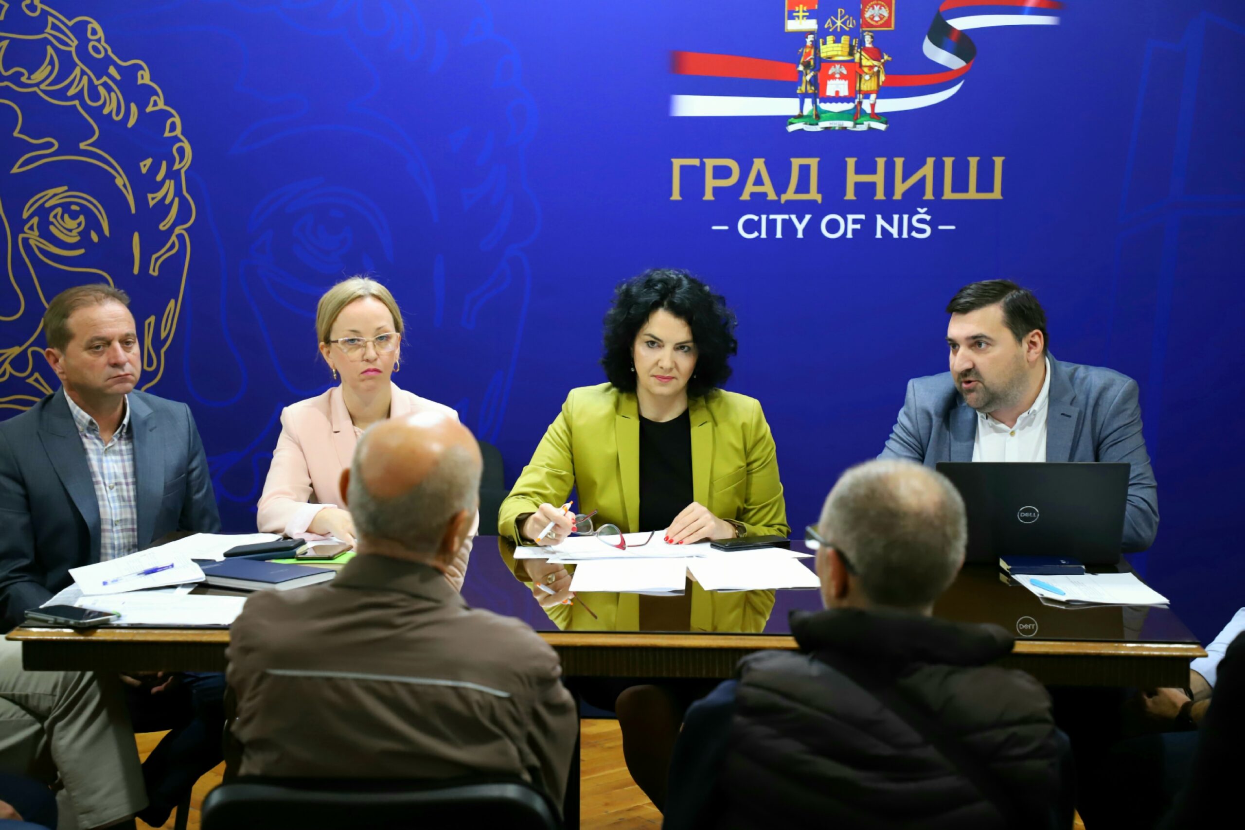 "Gradonačelnica ignoriše uredbu koja je povoljnija po građane": Zašto je na struju u Nišu priključeno samo 91 domaćinstvo od 5.000 koja su ostala bez nje? 2 "Gradonačelnica ignoriše uredbu koja je povoljnija po građane": Zašto je na struju u Nišu priključeno samo 91 domaćinstvo od 5.000 koja su ostala bez nje? 2