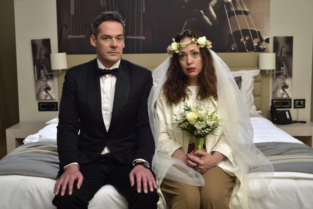 Duhovita priča o ljubavi, braku i ženama koje su heroine u svim vremenima: Premijera "Godišnjice", u režiji Petra Jovanovića na Velikoj sceni Madlenianuma 3 Duhovita priča o ljubavi, braku i ženama koje su heroine u svim vremenima: Premijera "Godišnjice", u režiji Petra Jovanovića na Velikoj sceni Madlenianuma 3