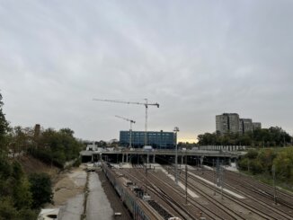 Prokop Pneumatski čekići i hilti bušilice i dalje odzvanjaju Prokopom: Reporter Danasa na železničkoj stanici "Beograd centar" dan pošto je svečano otvorena 2