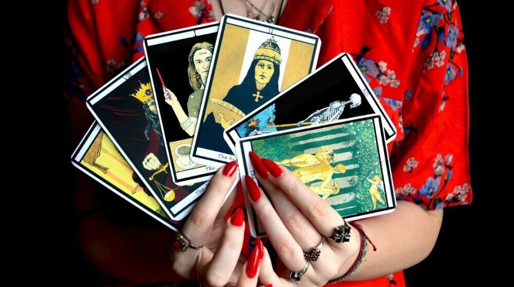 Simboli u Tarot kartama Velike Arkane prema istraživanjima K.G. Junga: Izložba umetnice Mile Sretenović 1