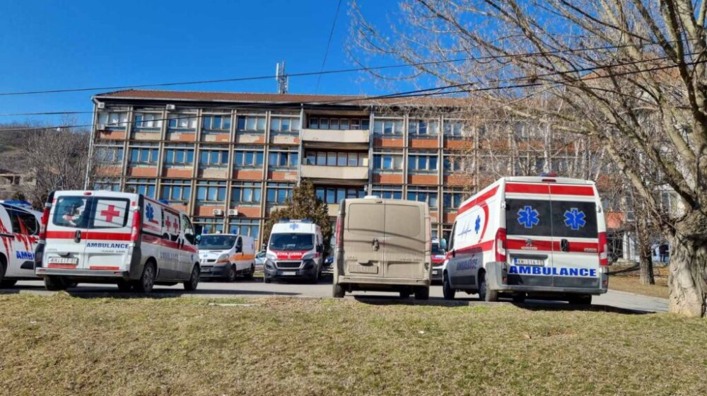 Direktor KBC Kosovska Mitrovica: Ponestaju lekovi, nema fizioloških rastvora i vakcina za najmlađe 1