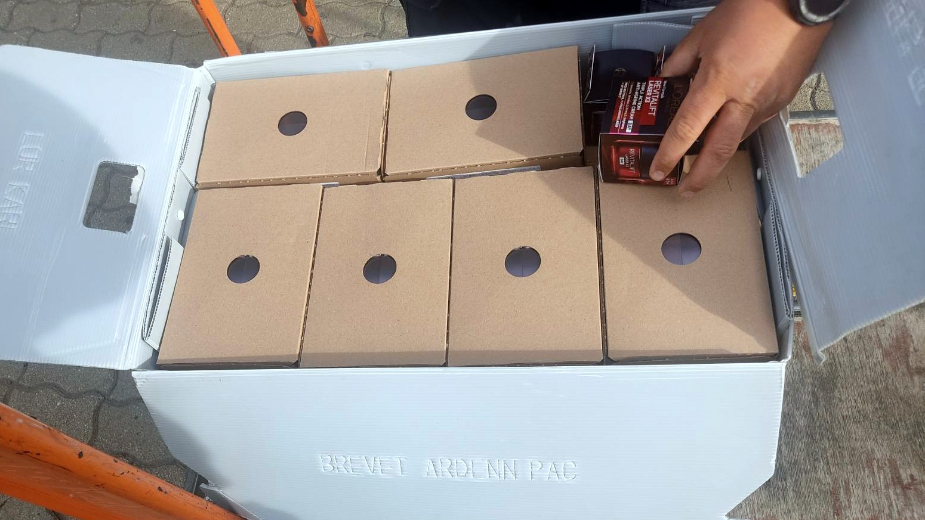 Carinici na Horgošu sprečili krijumčarenje krema za lice vrednih oko 5.500 evra 1