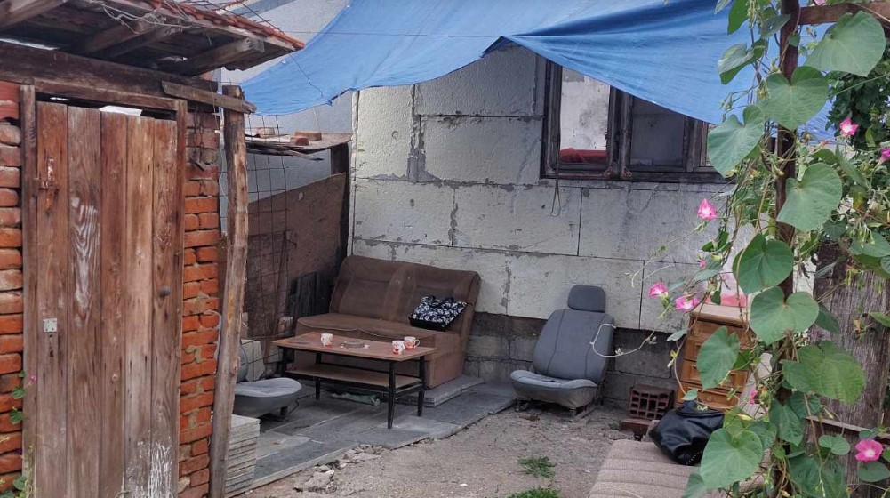 Boško Ničić obećao montažne kuće do kraja septembra, ali zaječarska opozicija kaže da gradonačelnik sposobnost pokazuje samo kada je u pitanju njegova hacijenda 3