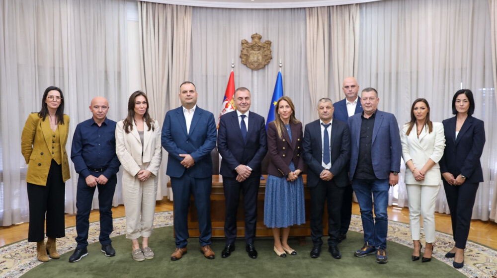 Đedović Handanović potpisala kolektivne ugovore sa preduzećima Transnafta i Elektrodistribucija Srbije 1