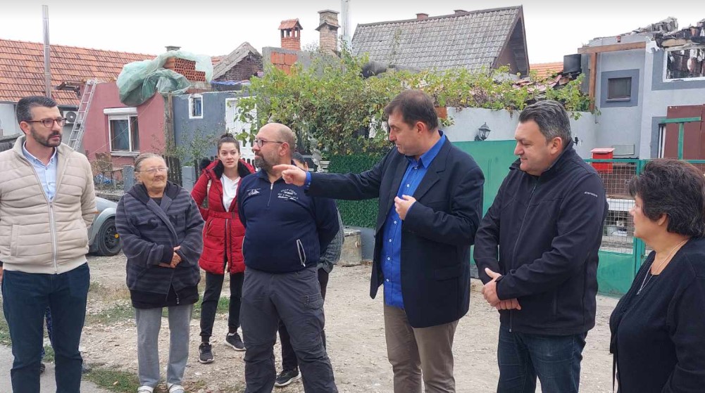 Boško Ničić obećao montažne kuće do kraja septembra, ali zaječarska opozicija kaže da gradonačelnik sposobnost pokazuje samo kada je u pitanju njegova hacijenda 1