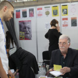 Peca Popović i Ljubomir Koraćević na štandu Književne opštine Vršac: Rokenrol, istorija i ekološka kriza 9