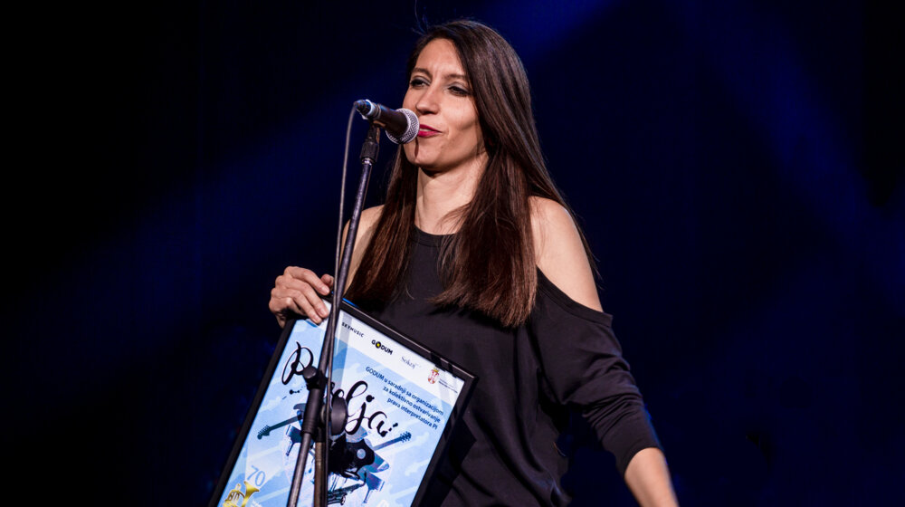 Bendu E-play nagrada GODUM za "Hotel Jugoslavija" najemitovaniju rok interpretaciju 1