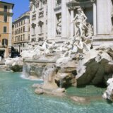 Zašto bacamo novčiće u fontanu