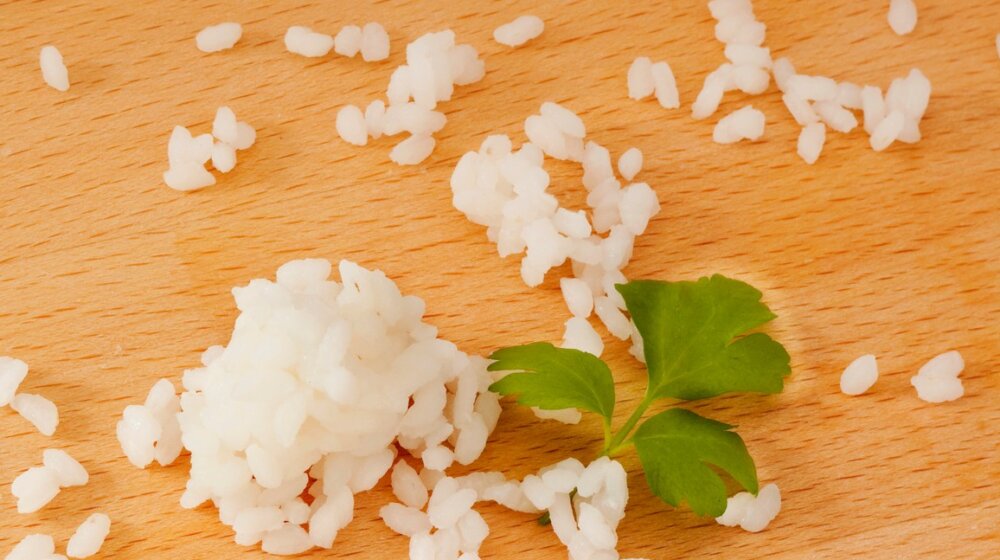 Da li stvarno treba da perete pirinač pre kuvanja: Evo šta kažu stručnjaci 1