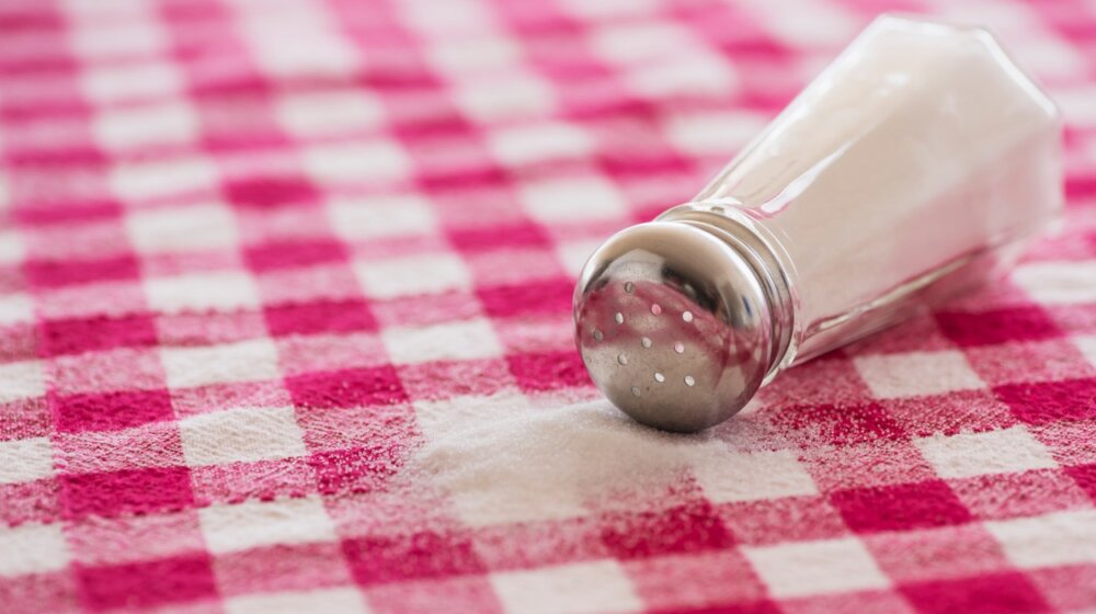 Znakovi na koži koji otkrivaju da unosimo previše soli u organizam 1