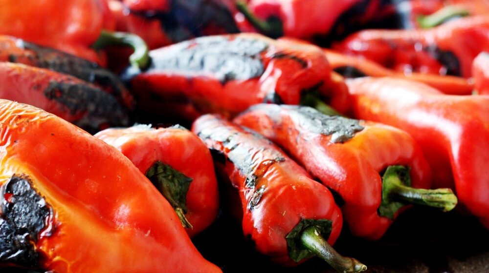 Na ove načine ćete najbrže oljuštiti pečene paprike za ajvar 1