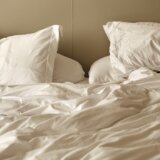 Kako da uklonite žute fleke s jastuka uz pomoć ovih prirodnih sastojaka 1