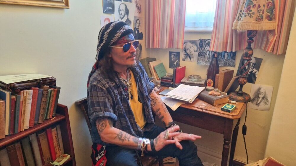 Džoni Dep izdvojio listu najdražih dela: Ovo je spisak omiljenih knjiga popularnog glumca 1