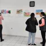 Izložba radova predškolaca i učenika po uzoru na Dalija u Sremskoj Mitrovici 2