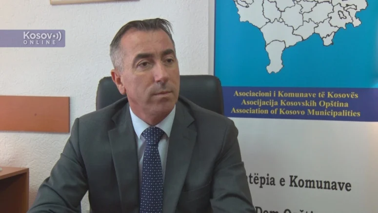 Direktor Asocijacije kosovskih opština, u koju žele Zvečan, Zubin Potok i Leposavić, objasnio čime se bavi ova organizacija 1