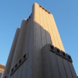 Tajanstvena zgrada bez prozora koja nestaje sa horizonta kada padne mrak 2