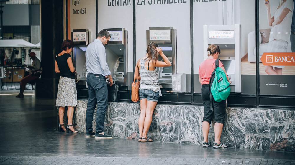 Udruženje banaka: Blagi rast kredita u Srbiji u novembru