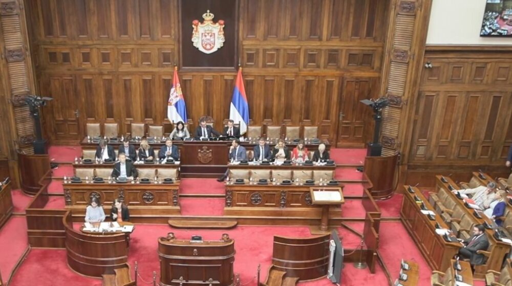 Skupština Srbije usvojila medijske zakone 1