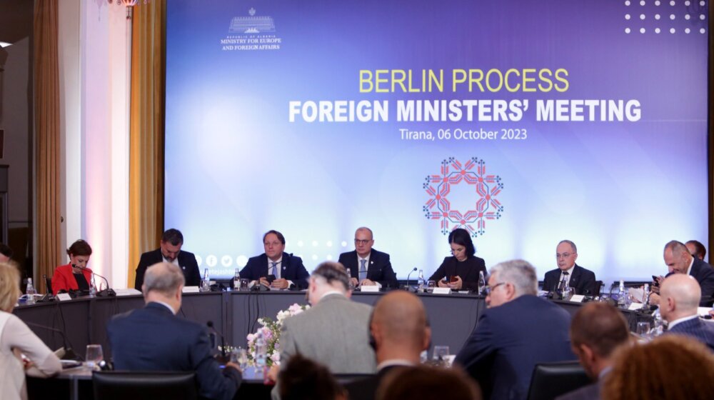 Varhelji saopštio korake koje Evropska unija očekuje od Srbije 1