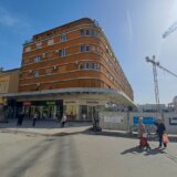 "Ako padnemo, padnemo": Nakon Banovine, zbog podzemne garaže oštećen još jedan od simbola Novog Sada, Tanurdžićeva palata (VIDEO) 14