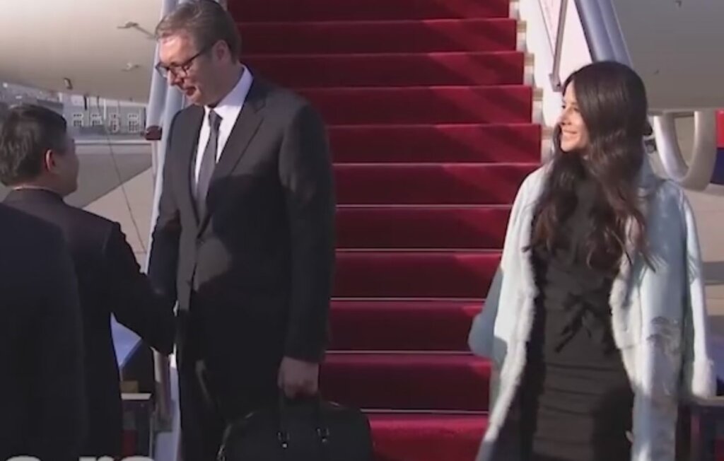Predsednik Vučić sa suprugom Tamarom stigao u Kinu (FOTO) 2