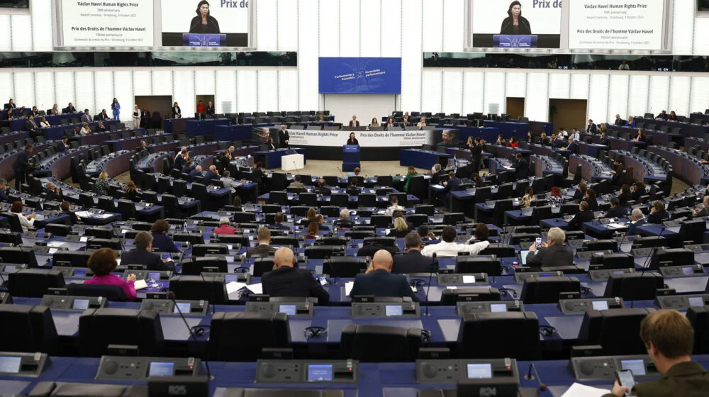 Ko je sve glasao protiv preporuke o članstvu Kosova u Savetu Evrope? 11