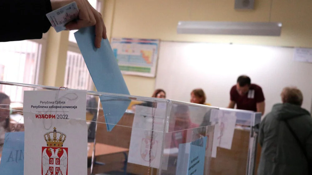 Crta o glasanju u inostranstvu: Manje prijavljenih birača, više biračkih mesta 1