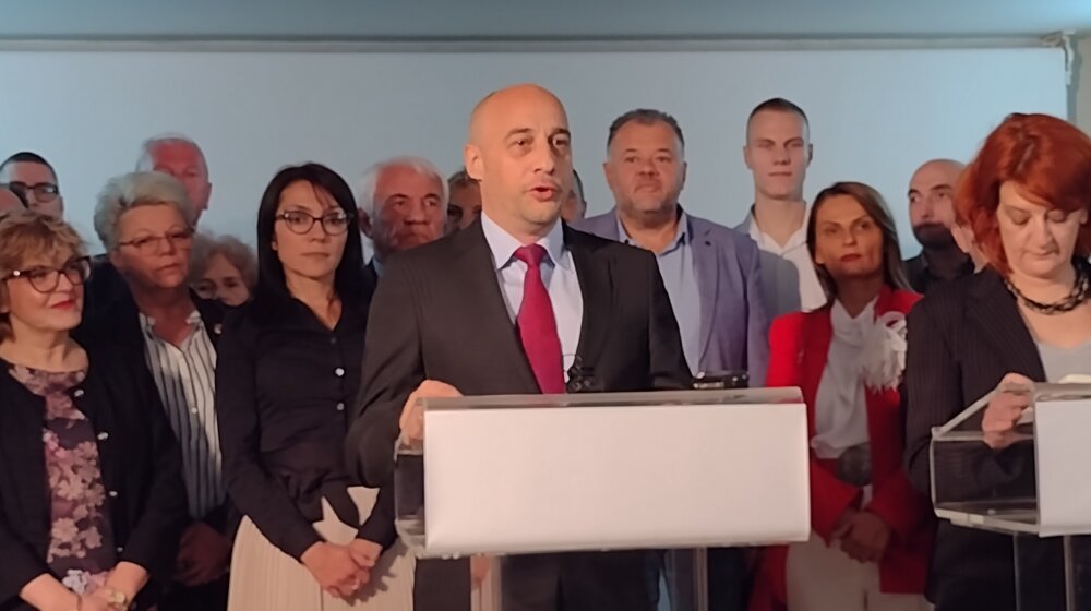 Brnabićka umesto izvinjenja deci u Lomnici obmanjivala javnost: Dalibor Jekić SSP povodom premijerkine izjave o opoziciji u školi kod Despotovca 1