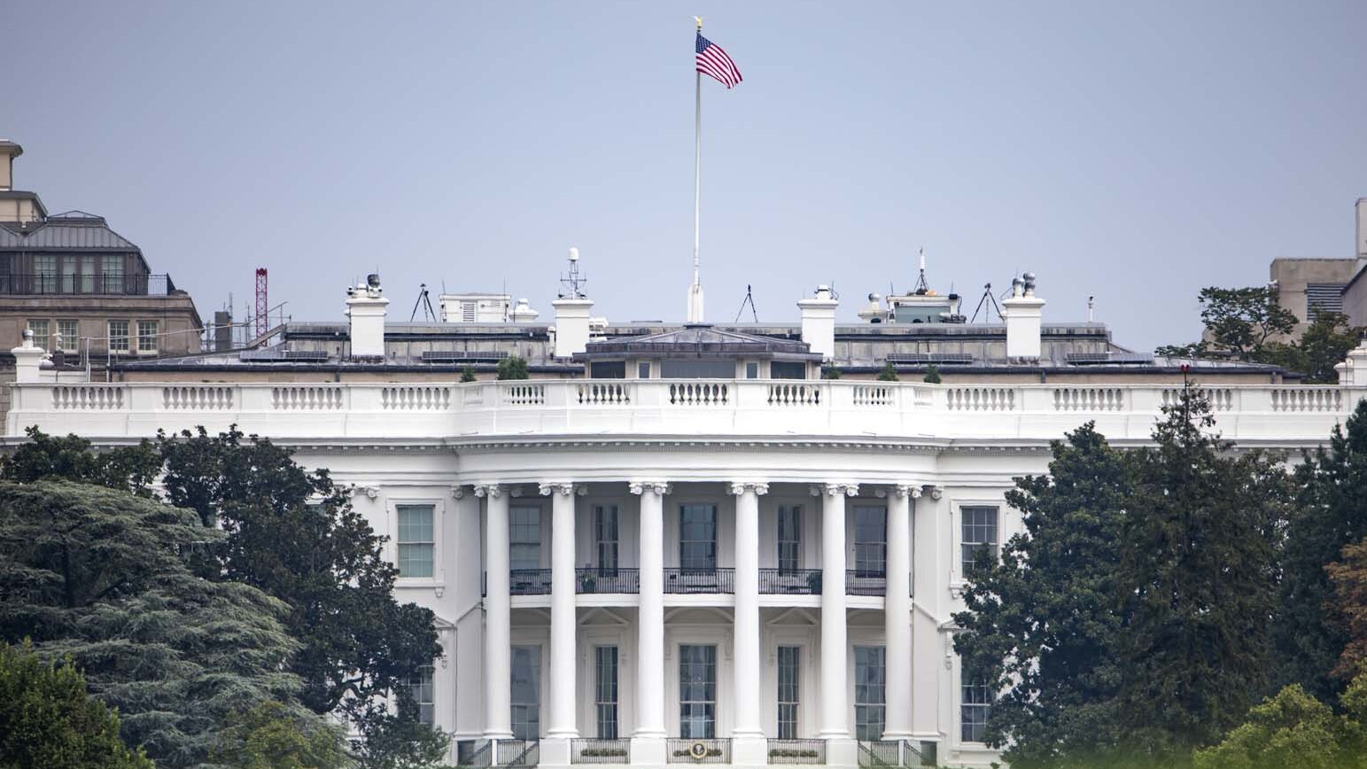 "Čvrsta katolkinja": Ko je Kerolajn Levit, portparolka Bele kuće, koja je otkrila da je USAID dao milion i po dolara Srbiji? 2 "Čvrsta katolkinja": Ko je Kerolajn Levit, portparolka Bele kuće, koja je otkrila da je USAID dao milion i po dolara Srbiji? 2