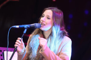 "Čast i bruka žive dovjeka": Suprug Danice Crnogorčević objavio koji su joj gradovi otkazli nastupe zbog podrške studentima 2