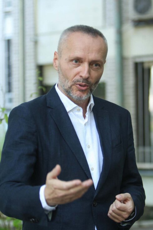 Aleksandar Olenik "Dividenda za Arenu i uvežene glasove na izborima": Sagovornici Danasa o milion evra donacije Republici Srpskoj 3