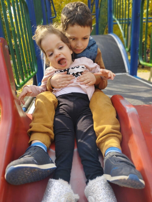 Život male Janje vredi 70.000 evra: Neophodna pomoć za lečenje petogodišnje Kragujevčanke 4