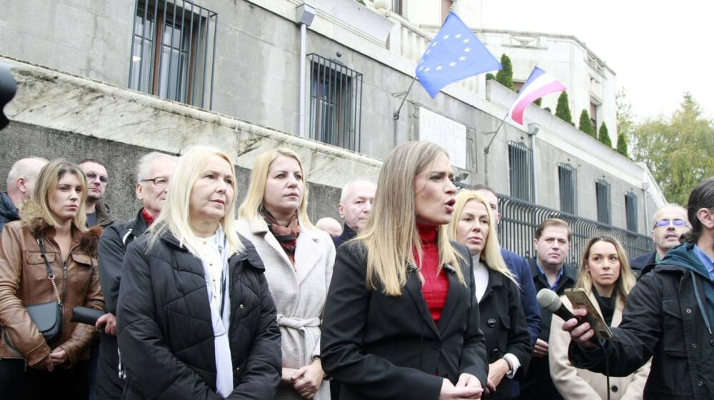 Zavetnici: Brisel namerava da evropske integracije Srbije i formalno uslovi de jure priznanjem nezavisnosti Kosova 8