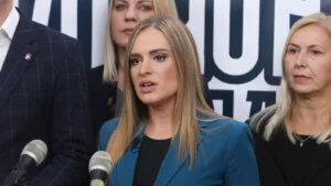 Pre izbora opozicija, posle izbora uz Vučića: Vlast u potrazi za novom "fejk" desnicom i nikad im nije bilo teže 1