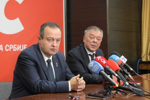 Ivica Dačić, Novica Tončev Kako se kampanja "Dačić premijer" pretvorila u kampanju "Dačić predsednik SPS": Sagovornici Danasa o mogućoj ostavci lidera socijalista i debaklu SPS na izborima 1