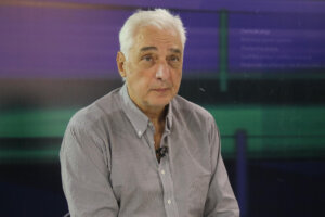 Božo Prelević, advokat, smatra da je vreme objavljivanja studentske liste vrlo važno iz više razloga, i da je trebalo objaviti deo imena još 15 marta.