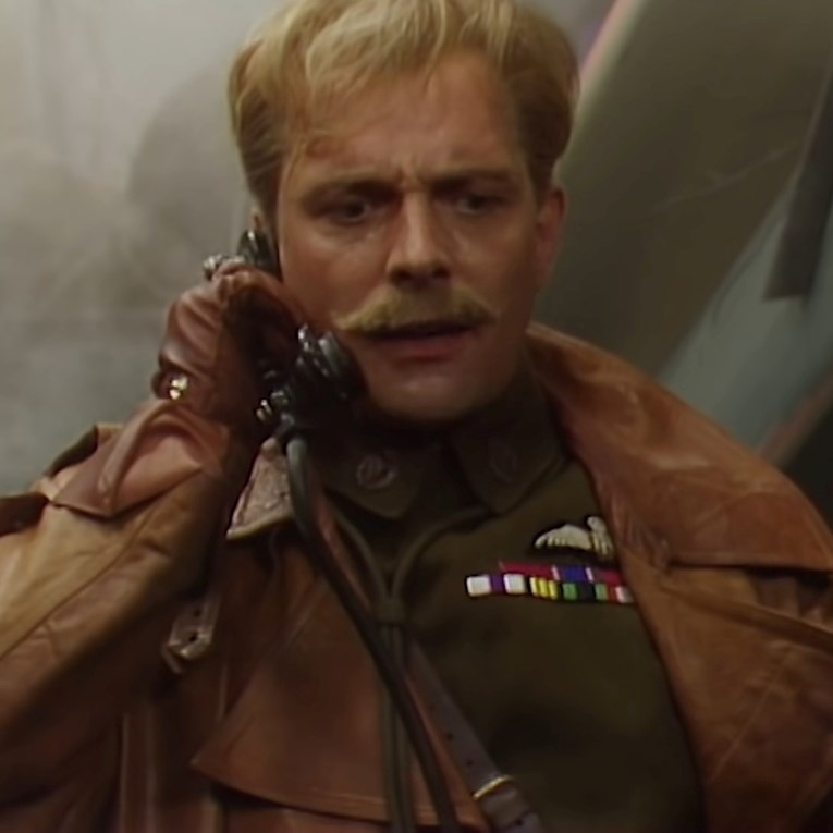 Džoni Dep nije bio prvi izbor za Pirate s Kariba: Evo ko je sve mogao da "ponese" lik ekscentričnog gusara 7 Džoni Dep nije bio prvi izbor za Pirate s Kariba: Evo ko je sve mogao da "ponese" lik ekscentričnog gusara 7