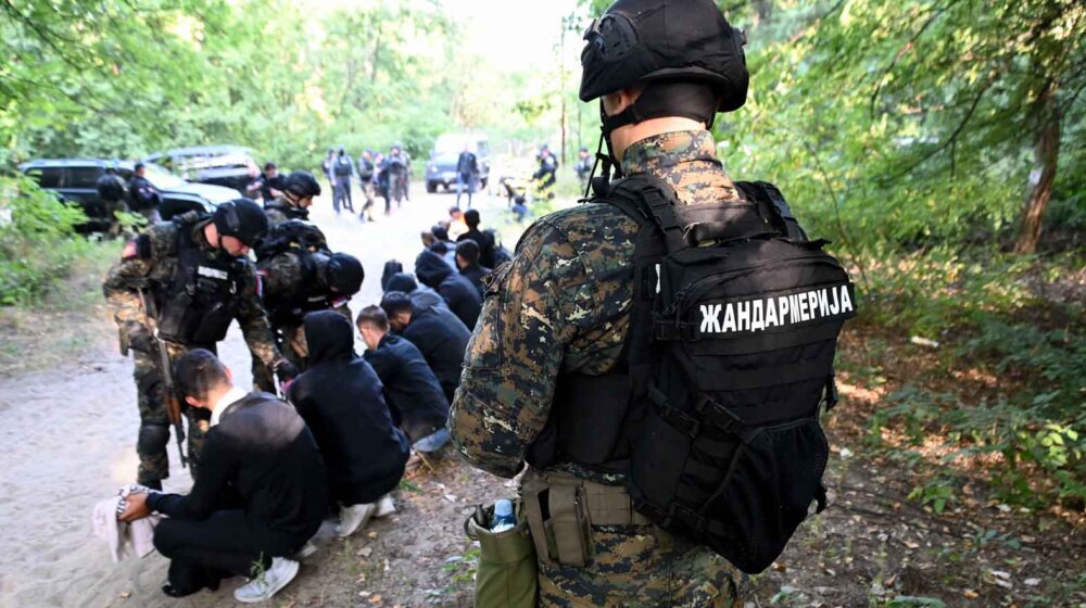 Dačić pogrešio u izjavi: U kombiju kod Pirota ipak pronađeno 28, a ne 24 migranta 1