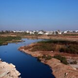 Ekološka i zdravstvena kriza: Ratom raseljene porodice u Gazi kupaju se i peru u zagađenom moru 9
