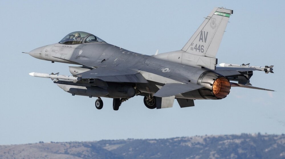 U Rumuniju poslati prvi holandski avioni F-16 za ukrajinske pilote 1