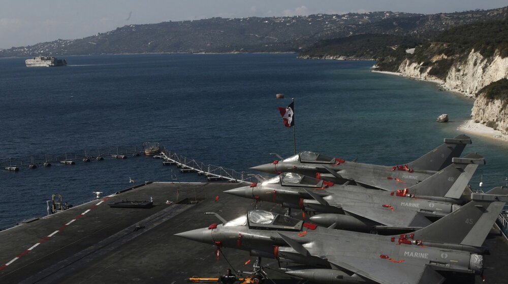 Pao avion kod Krita, spasioci izvukli iz mora putnike bez svesti 1