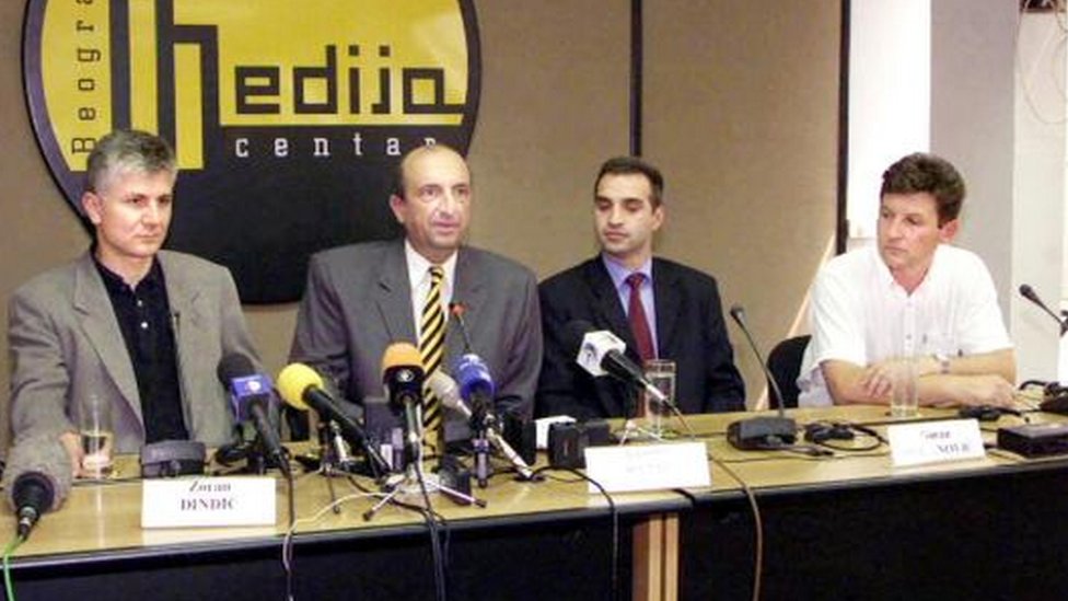 Izbori u Srbiji 2023: Kako je nestao DOS, a šta je slično u okupljanju opozicije dve decenije kasnije 1 Beograd, 12. avgust 1999.