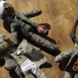 vudu lutke u obliku ranjenih ruskih vojnika