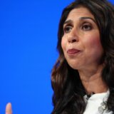 Tvrdila da policija favorizuje palestinsku "mafiju": Otpuštena ministarka unutrašnjih poslova Britanije 4