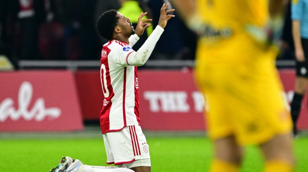 Ajaks najzad pobedi: Jeste igrač iz Londona dao gol, ali samo je jedan Englez u Amsterdamu 1