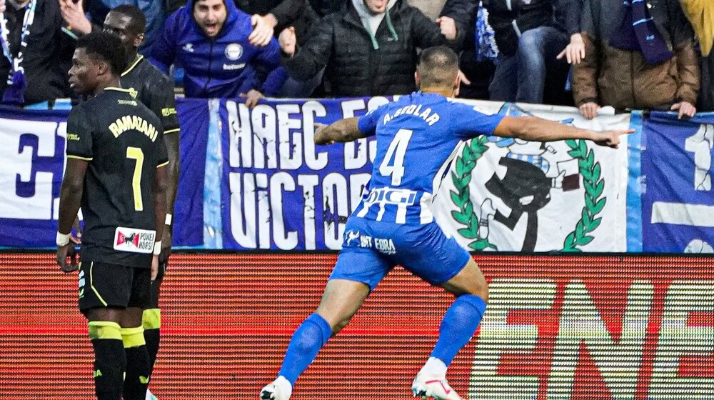 Štoper Alavesa Aleksandar Sedlar propušta ostatak sezone zbog povrede kolena 1