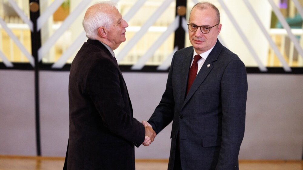 Ministar spoljnih poslova Albanije: Srbija da omogući Kosovu učešće u međunarodnim forumima 1