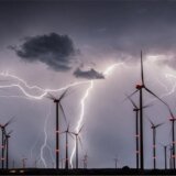 Nauka i tehnologija: Kako bi izvlačenje električne energije iz vlage u vazduhu jednog dana moglo da napaja naše uređaje 14