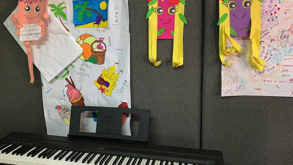 Srbija: Siguran prostor za decu sa problemima u ponašanju 'gde se ne osećaju usamljeno' 3 Dnevni boravak, Novi Sad